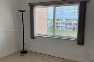 9041 Sunrise Lakes Blvd, Sunrise, FL 33322 - Photo 19