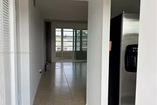 9041 Sunrise Lakes Blvd, Sunrise, FL 33322 - Photo 7