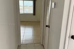 9041 Sunrise Lakes Blvd, Sunrise, FL 33322 - Photo 17