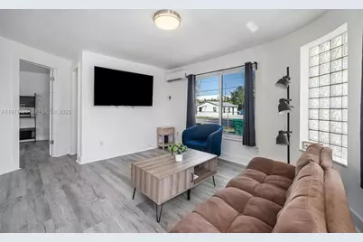 1297 NE 110th Ter, Miami, FL 33161 - Photo 11