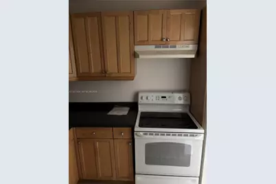 7900 Camino Cir #308, Miami, FL 33143 - Photo 17