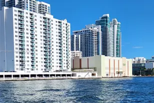 1000 Parkview Dr, Hallandale Beach, FL 33009 - Photo 27