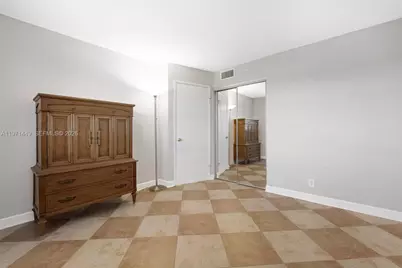 1000 NE 14th Ave #602, Hallandale Beach, FL 33009 - Photo 15