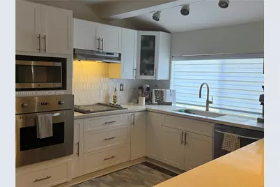 11155 NW 27th Pl, Sunrise, FL 33322 - Photo 13