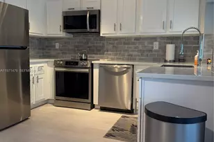 5270 NE 6th Ave, Oakland Park, FL 33334 - Photo 7