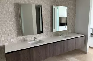 68 SE 6th St, Miami, FL 33131 - Photo 35