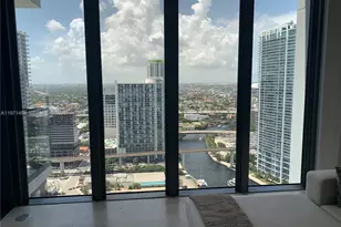 68 SE 6th St, Miami, FL 33131 - Photo 5