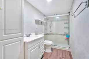 5433 NW 169th St, Miami Gardens, FL 33055 - Photo 9