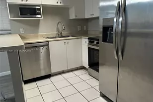 5085 NW 7th St, Miami, FL 33126 - Photo 5