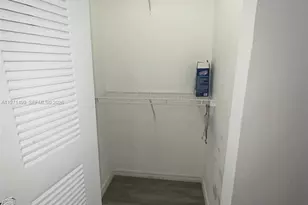 5085 NW 7th St, Miami, FL 33126 - Photo 7