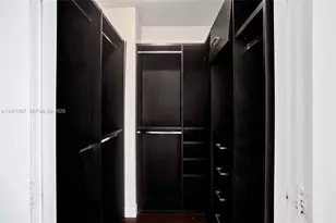 601 NE 36th St, Miami, FL 33137 - Photo 7