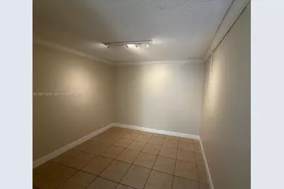 8886 SW 6th St #8886, Miami, FL 33174 - Photo 9