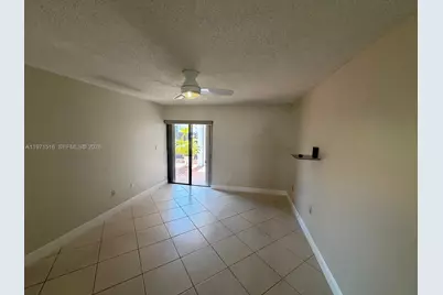 8886 SW 6th St #8886, Miami, FL 33174 - Photo 11