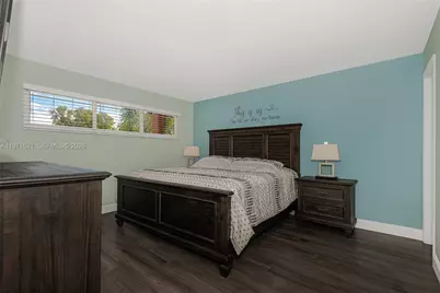 9811 N Hollybrook Lake Dr #204, Pembroke Pines, FL 33025 - Photo 23