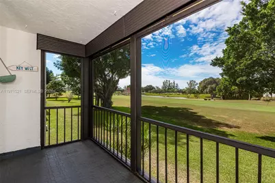 9811 N Hollybrook Lake Dr #204, Pembroke Pines, FL 33025 - Photo 5