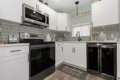 9811 N Hollybrook Lake Dr #204, Pembroke Pines, FL 33025 - Photo 13