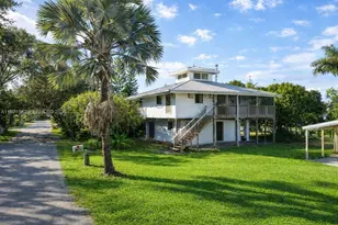 1071 Schooner Ln, Moore Haven, FL 33471 - Photo 3