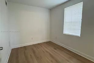 1068 NW 5th St, Miami, FL 33128 - Photo 9