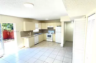 451 NE 136th St, North Miami, FL 33161 - Photo 21