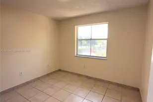 451 NE 136th St, North Miami, FL 33161 - Photo 15