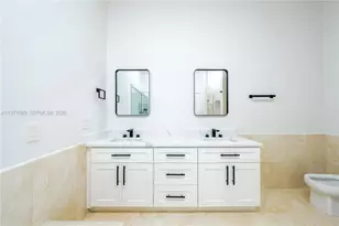 3736 NE 166th St, North Miami Beach, FL 33160 - Photo 15