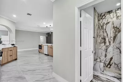 12555 SW 34th Pl, Davie, FL 33330 - Photo 37