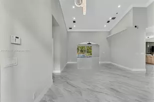 12555 SW 34th Pl, Davie, FL 33330 - Photo 15