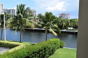 301 Golden Isles Dr, Hallandale Beach, FL 33009 - Photo 19