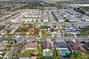 704 SE 14th Pl, Homestead, FL 33033 - Photo 35