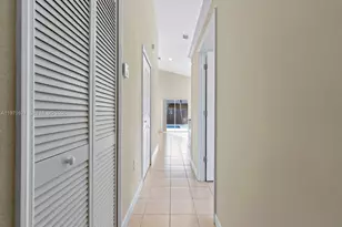 704 SE 14th Pl, Homestead, FL 33033 - Photo 13