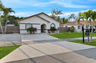 704 SE 14th Pl, Homestead, FL 33033 - Photo 5