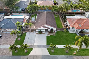 704 SE 14th Pl, Homestead, FL 33033 - Photo 7