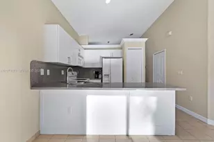 704 SE 14th Pl, Homestead, FL 33033 - Photo 17