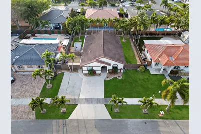 704 SE 14th Pl, Homestead, FL 33033 - Photo 5