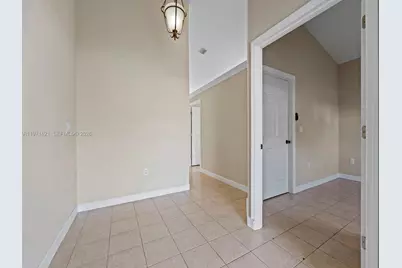 704 SE 14th Pl, Homestead, FL 33033 - Photo 11