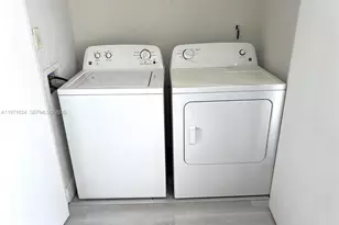 2831 N Oakland Forest Dr, Oakland Park, FL 33309 - Photo 11