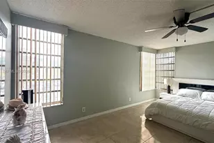 950 NE 199th St, Miami, FL 33179 - Photo 9