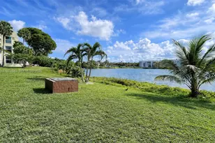 950 NE 199th St, Miami, FL 33179 - Photo 17