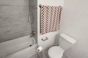 950 NE 199th St, Miami, FL 33179 - Photo 13