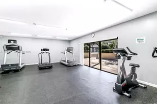 601 Ives Dairy Rd, Miami, FL 33179 - Photo 35