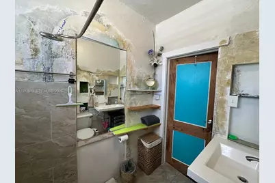 428 SW 9th St #15, Miami, FL 33130 - Photo 11