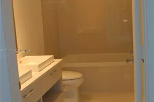 45 SW 9th St, Miami, FL 33130 - Photo 15