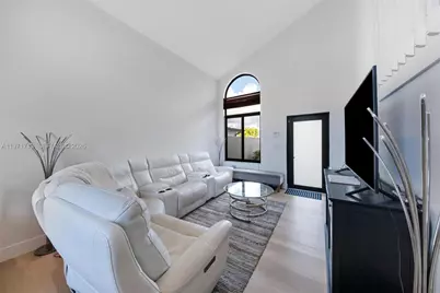 1140 SW 85th Ct, Miami, FL 33144 - Photo 7