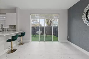 7876 NW 109th Path, Doral, FL 33178 - Photo 5