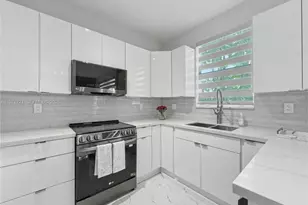 7876 NW 109th Path, Doral, FL 33178 - Photo 3