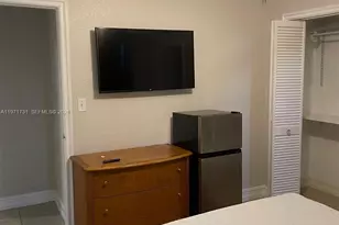 4717 Washington St, Hollywood, FL 33021 - Photo 3