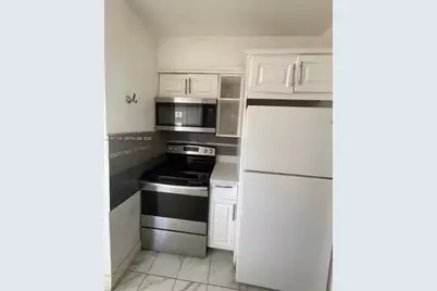 121 NE 169th Ter, North Miami Beach, FL 33162 - Photo 3