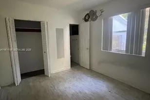 121 NE 169th Terrace, North Miami Beach, FL 33162 - Photo 5