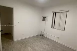 121 NE 169th Terrace, North Miami Beach, FL 33162 - Photo 5