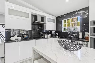 892 NW 136th Pl, Miami, FL 33182 - Photo 13